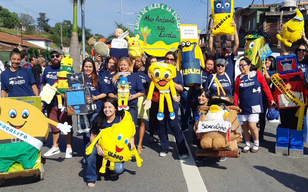 Programa Meio Ambiente nas Escolas leva seus mascotes ao desfile de 7 de Setembro em Carapicuíba